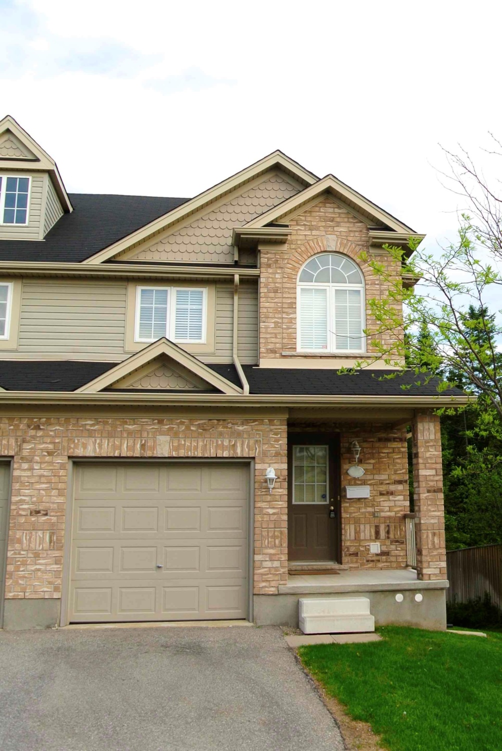 1155 Gordon St, Guelph