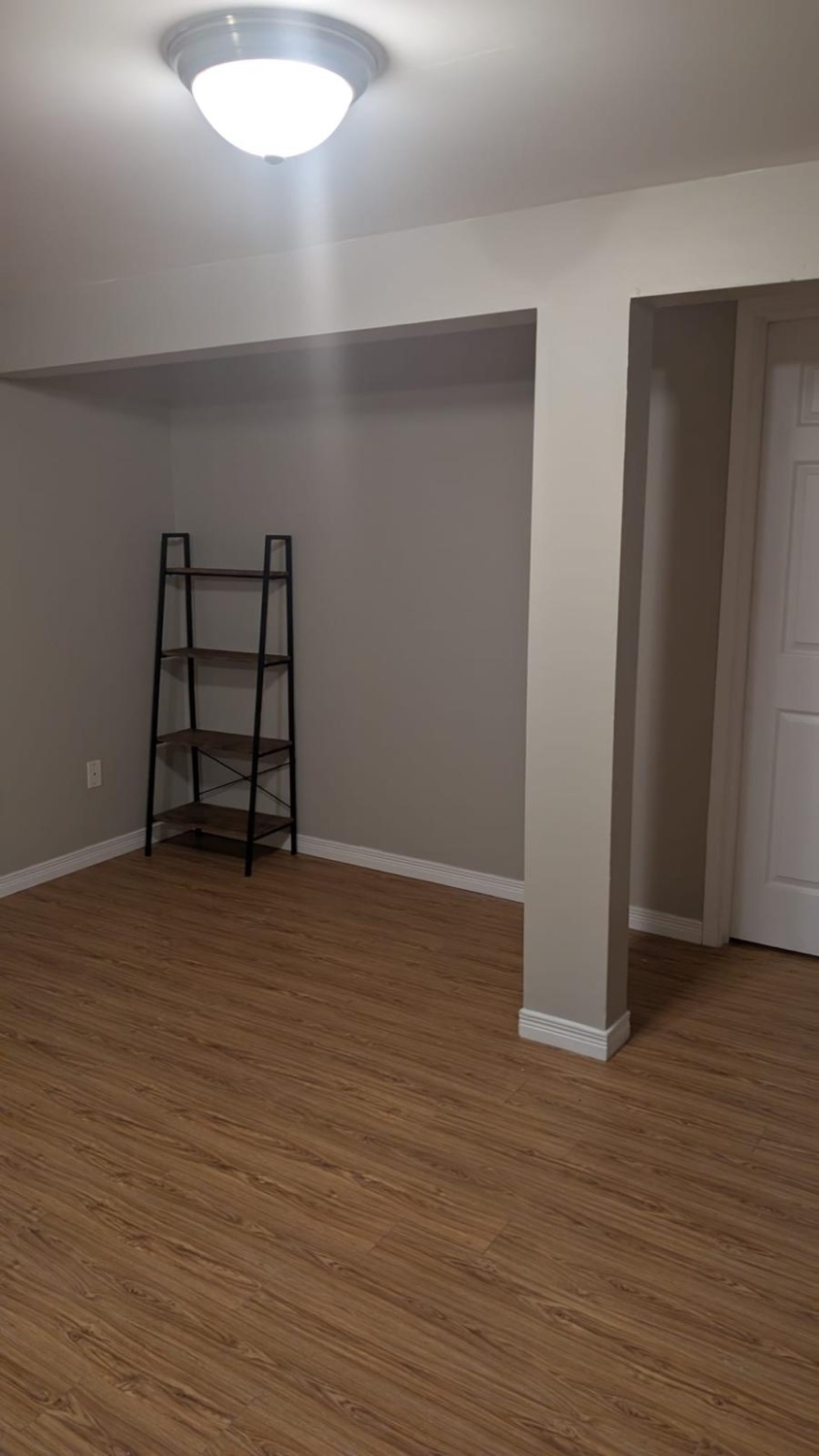 619 Willow Rd, Guelph